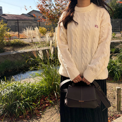 ケーブルニット